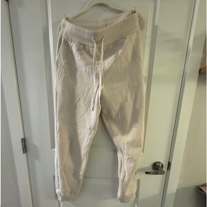 Lululemon Scuba Joggers, Size 8, Cream